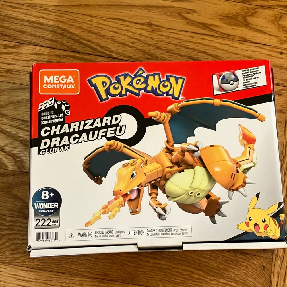 Mega Construx Pokémon Charizard Building Set